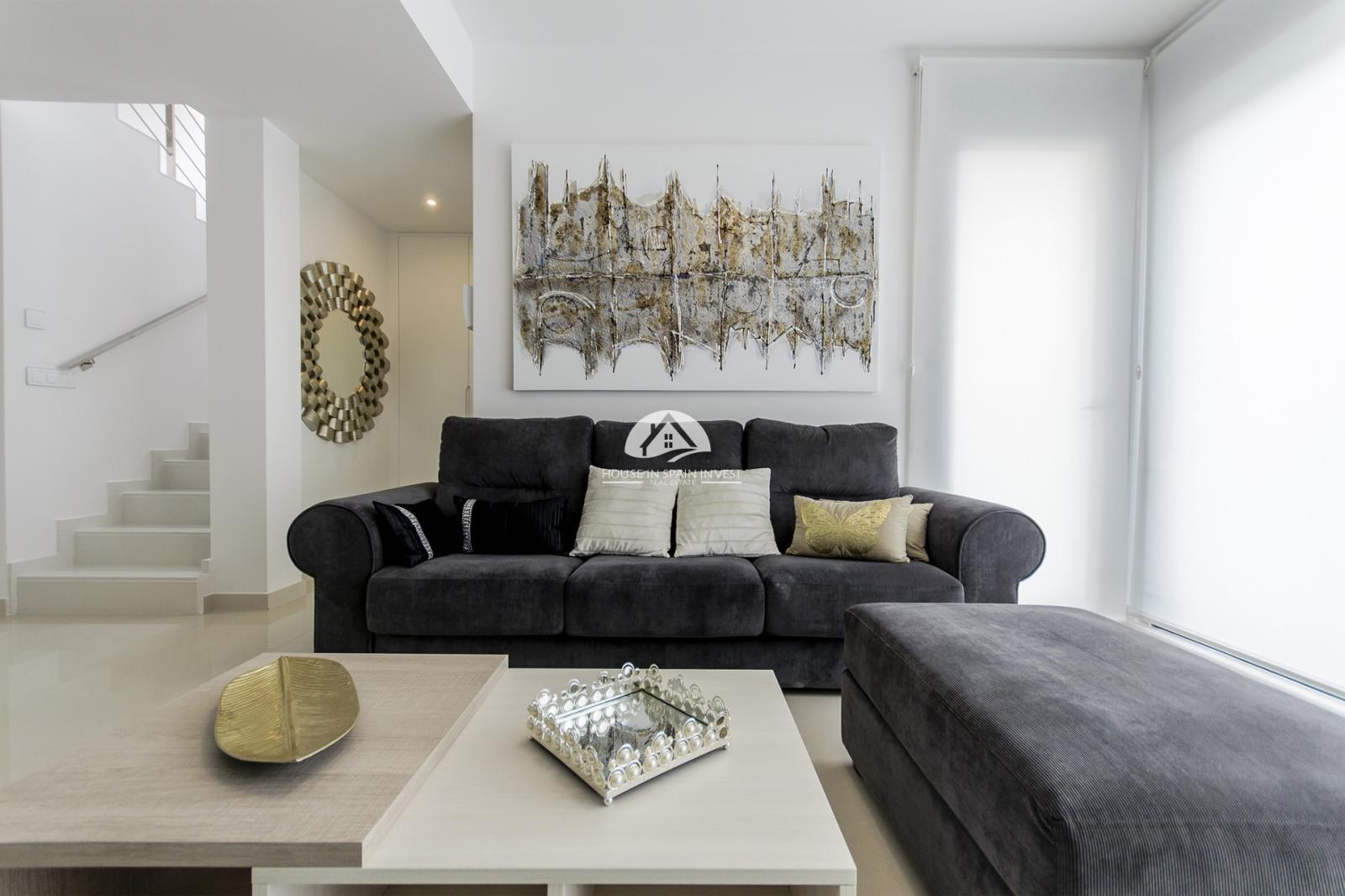 Villa for Sale in San Miguel de Salinas