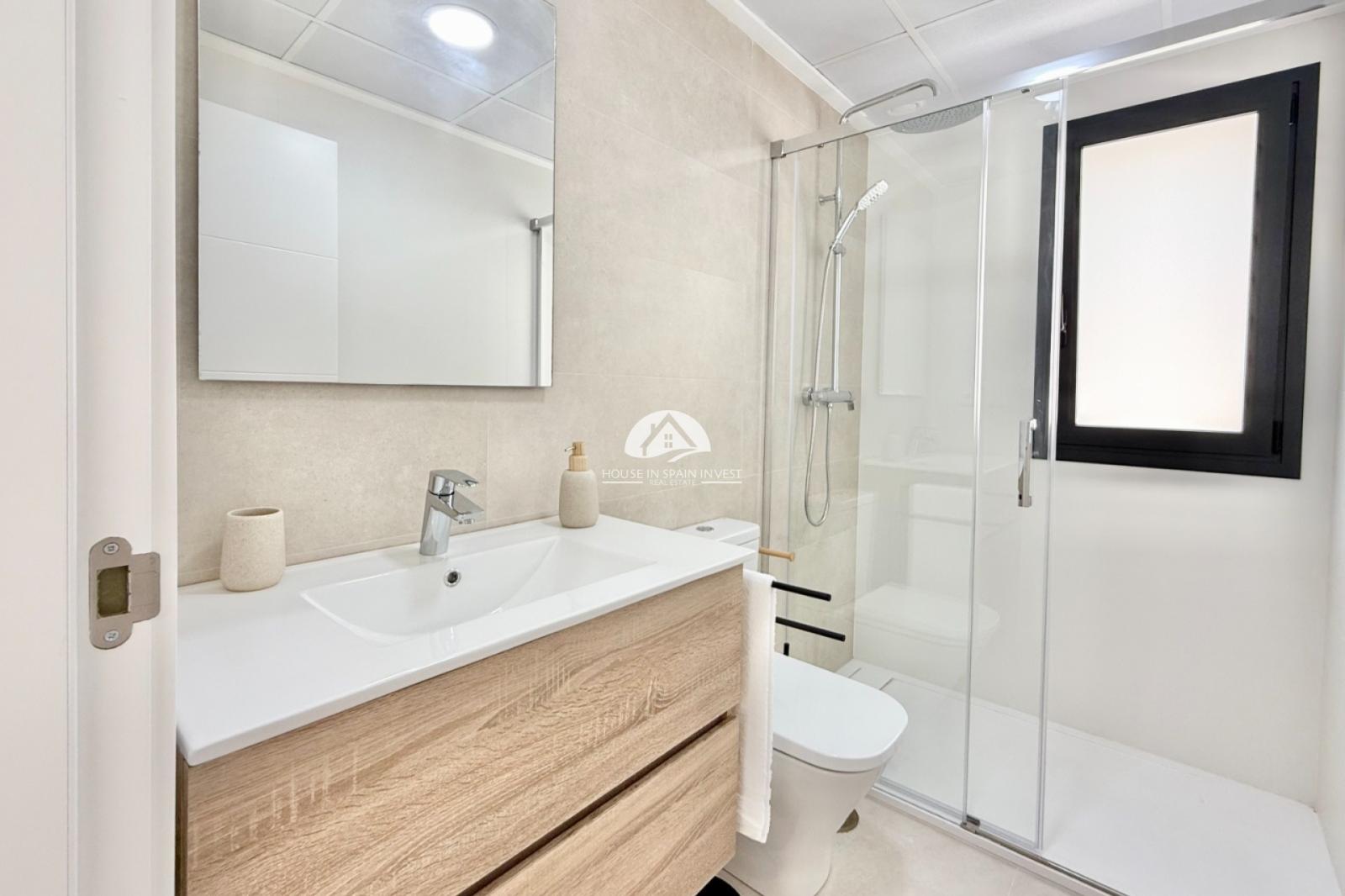 Bungalow for Sale in Cox