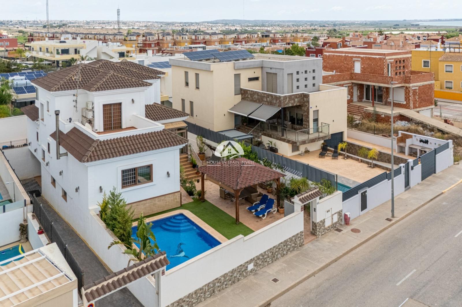 Villa en Venta en Los Montesinos