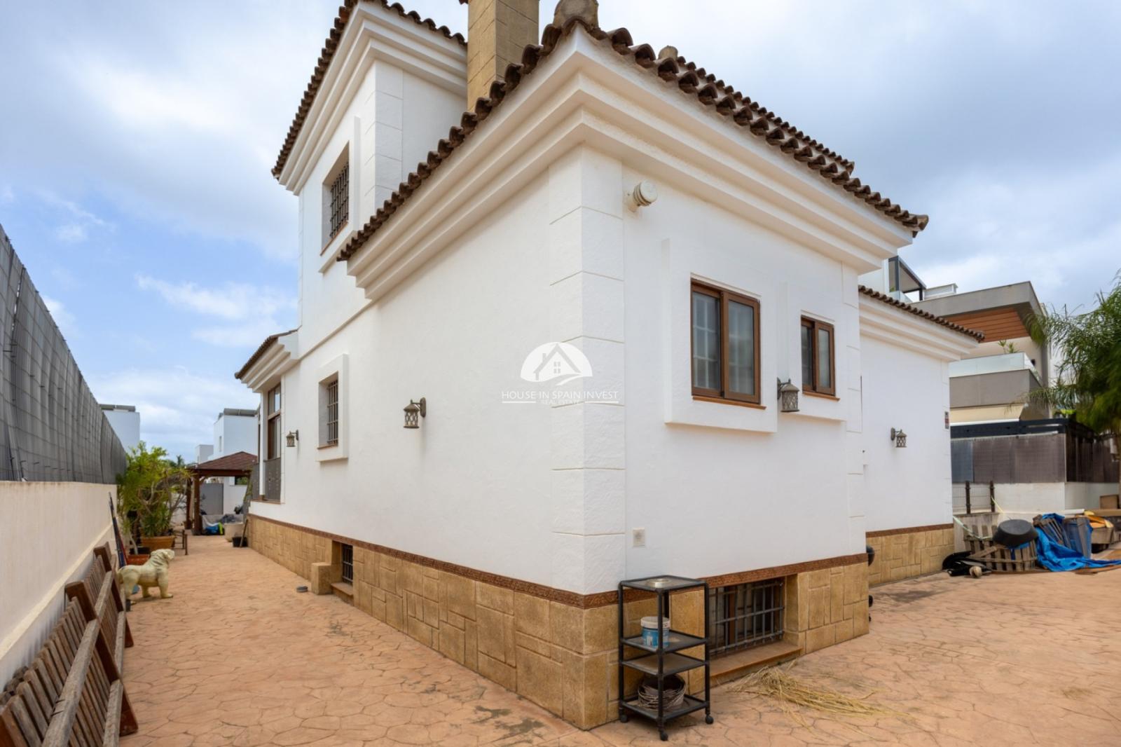 Villa en Venta en Los Montesinos