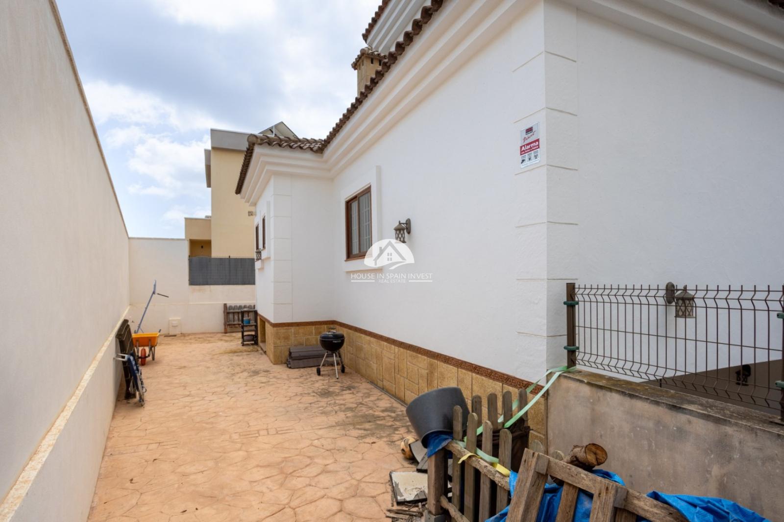 Villa en Venta en Los Montesinos