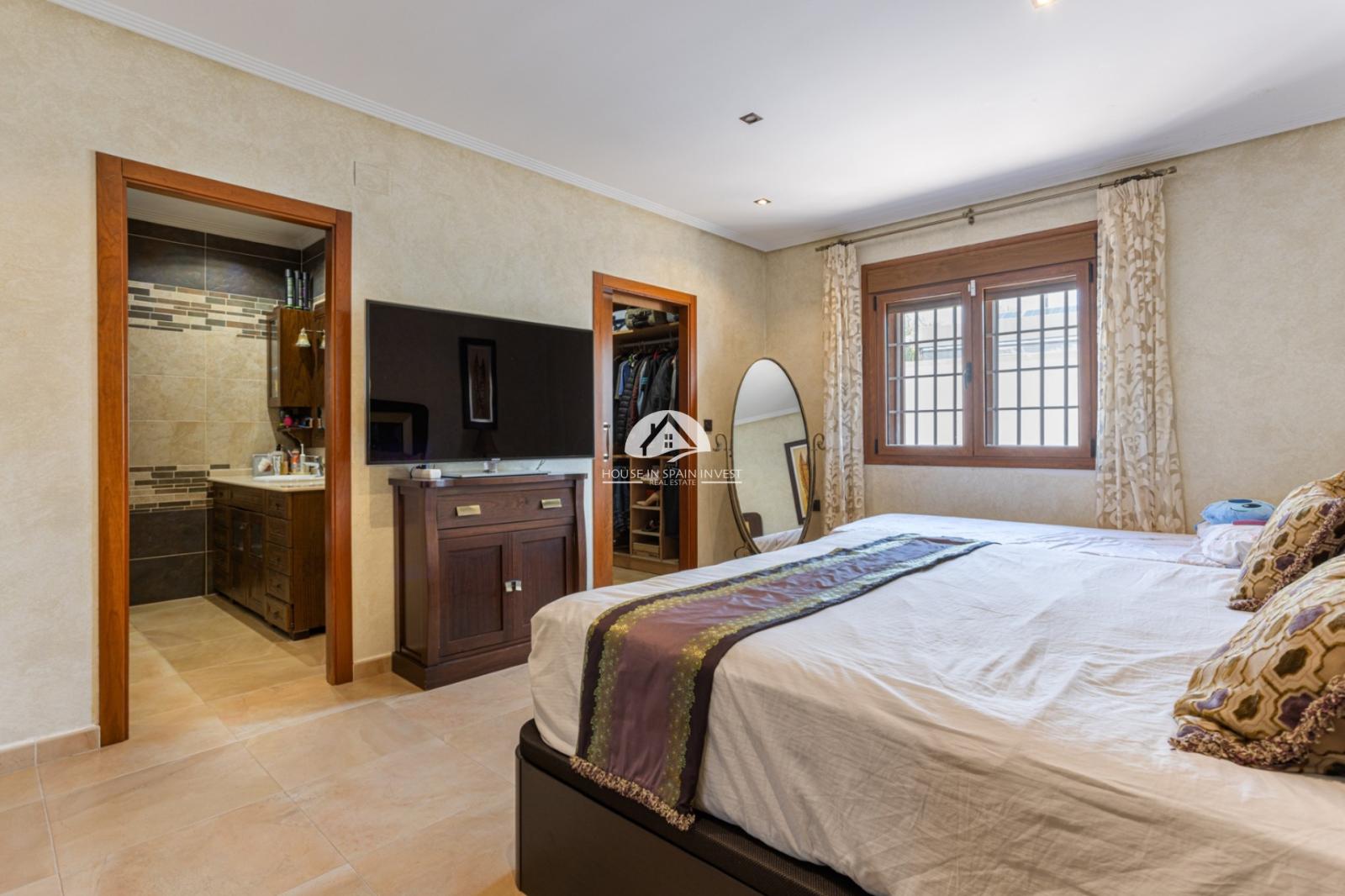 Villa en Venta en Los Montesinos