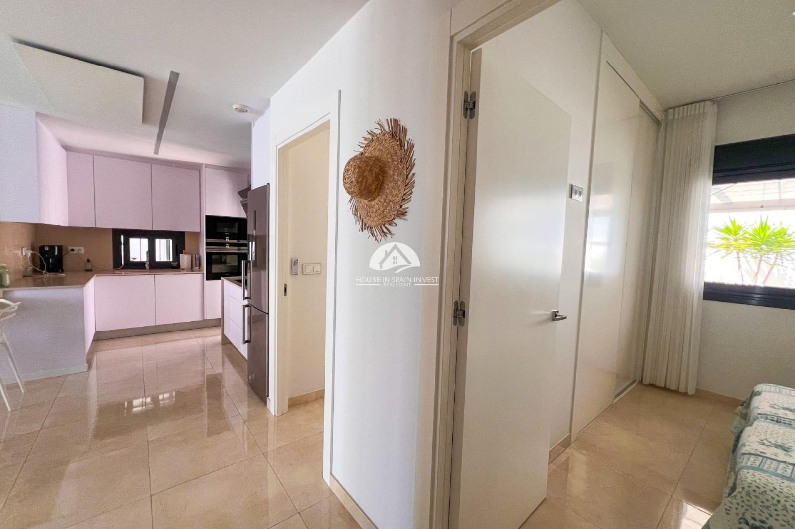 Villa for Sale in San Miguel de Salinas