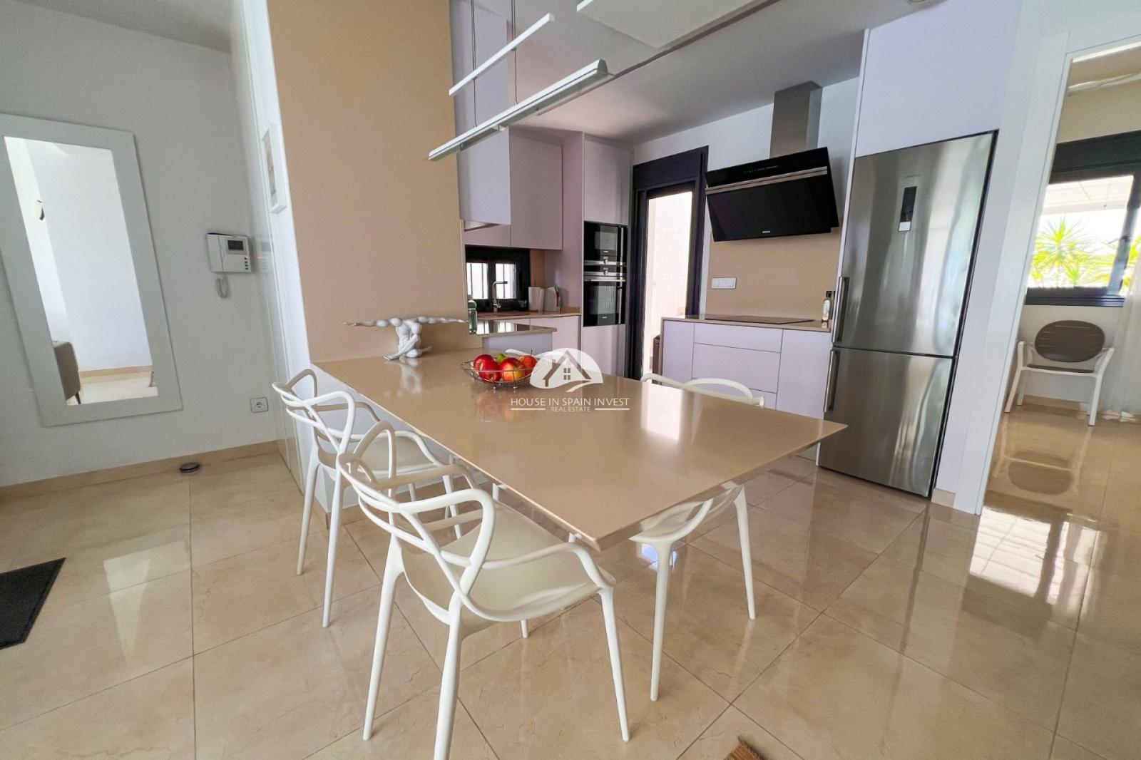 Villa for Sale in San Miguel de Salinas
