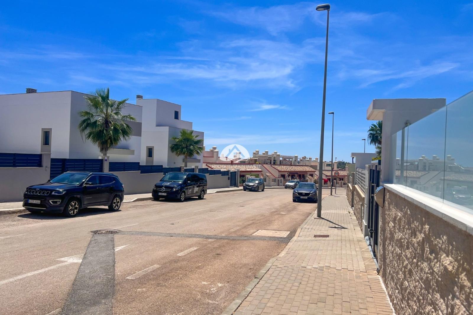 Villa for Sale in San Miguel de Salinas