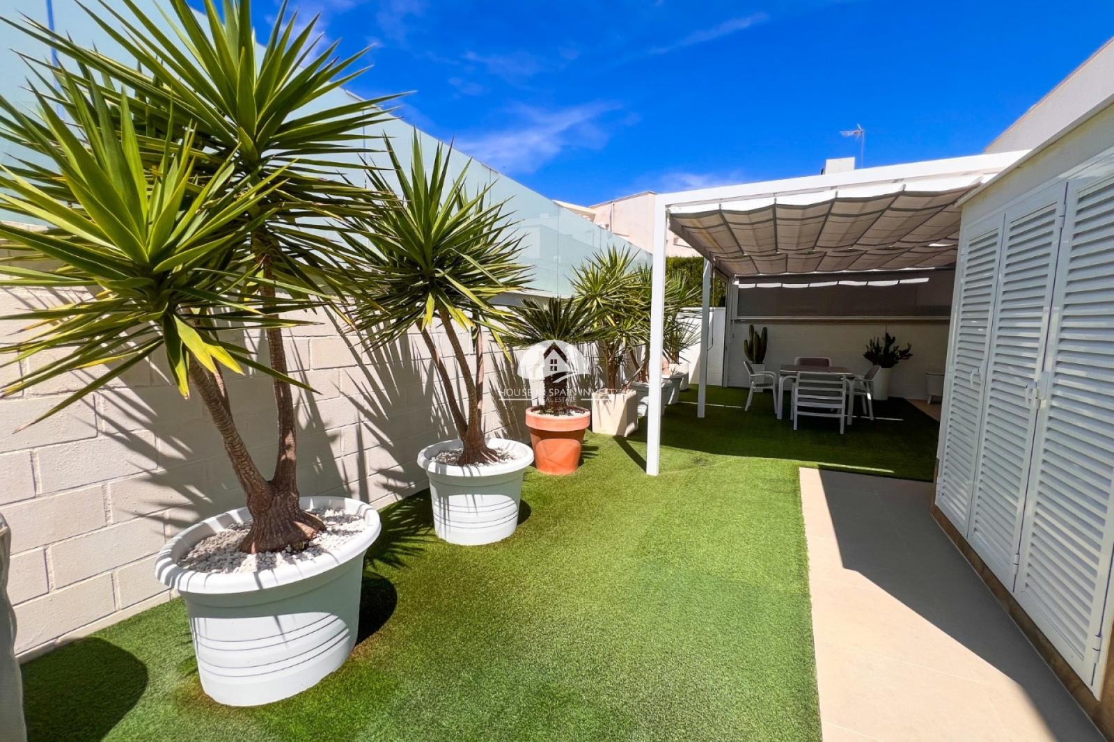 Villa for Sale in San Miguel de Salinas