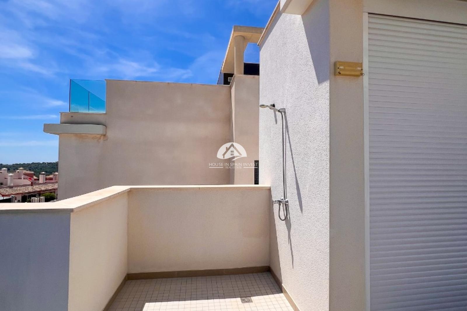 Villa for Sale in San Miguel de Salinas