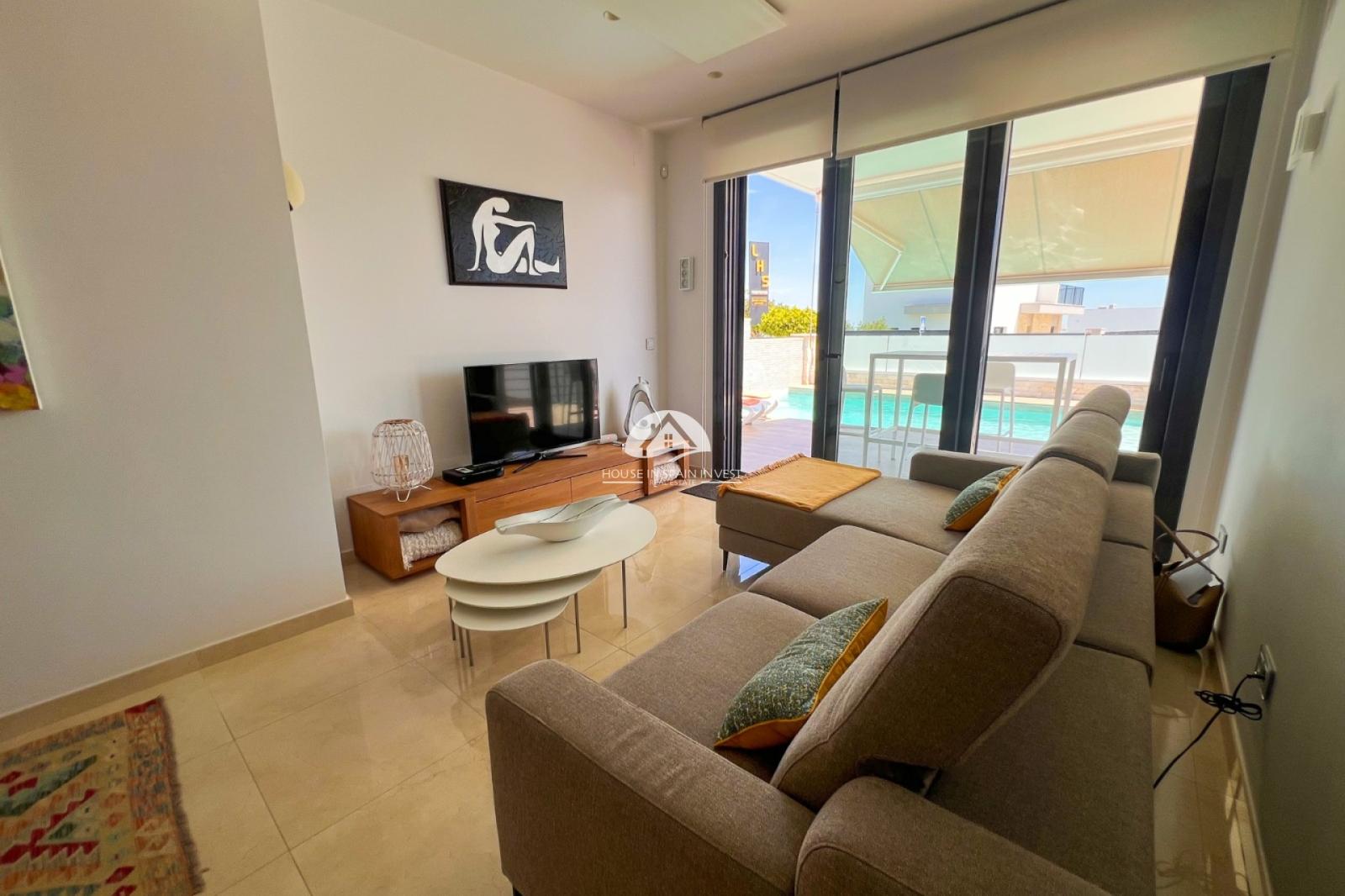 Villa for Sale in San Miguel de Salinas