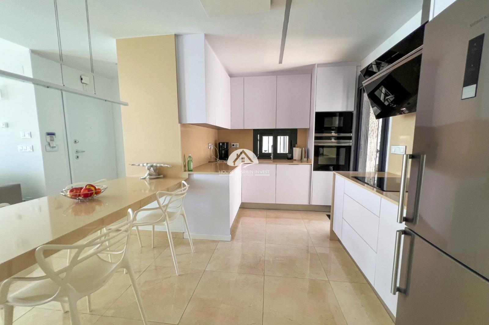 Villa for Sale in San Miguel de Salinas
