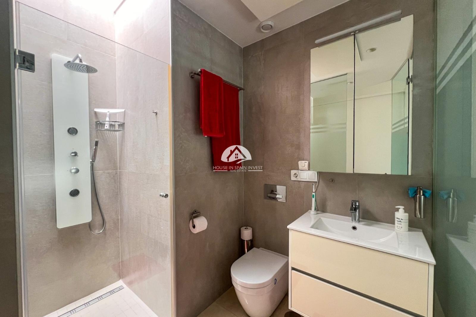 Villa for Sale in San Miguel de Salinas