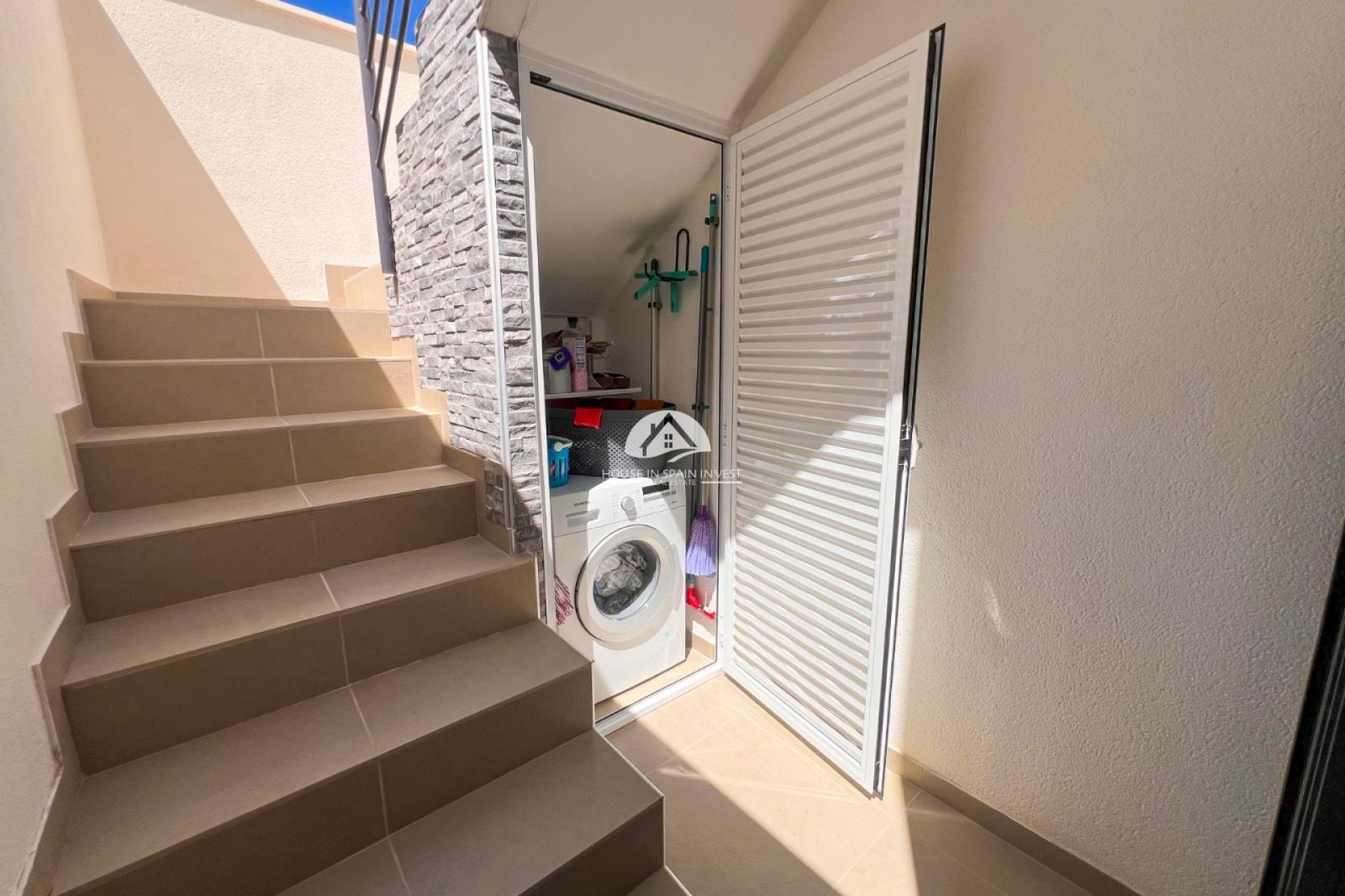 Villa for Sale in San Miguel de Salinas
