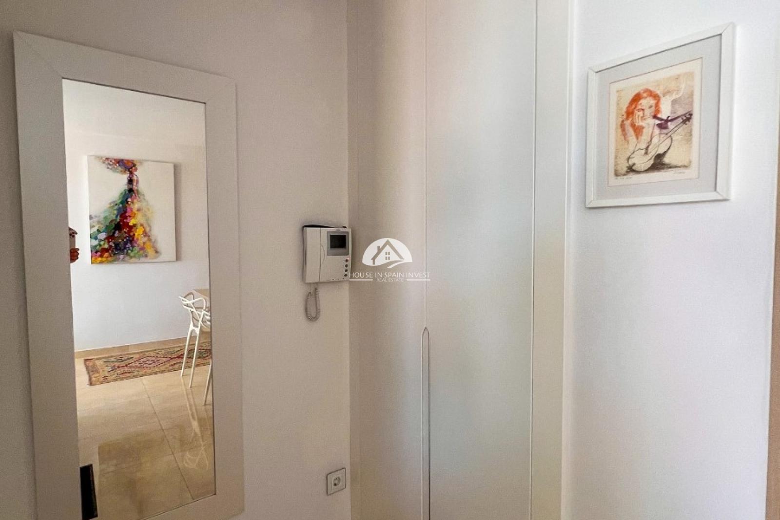 Villa for Sale in San Miguel de Salinas