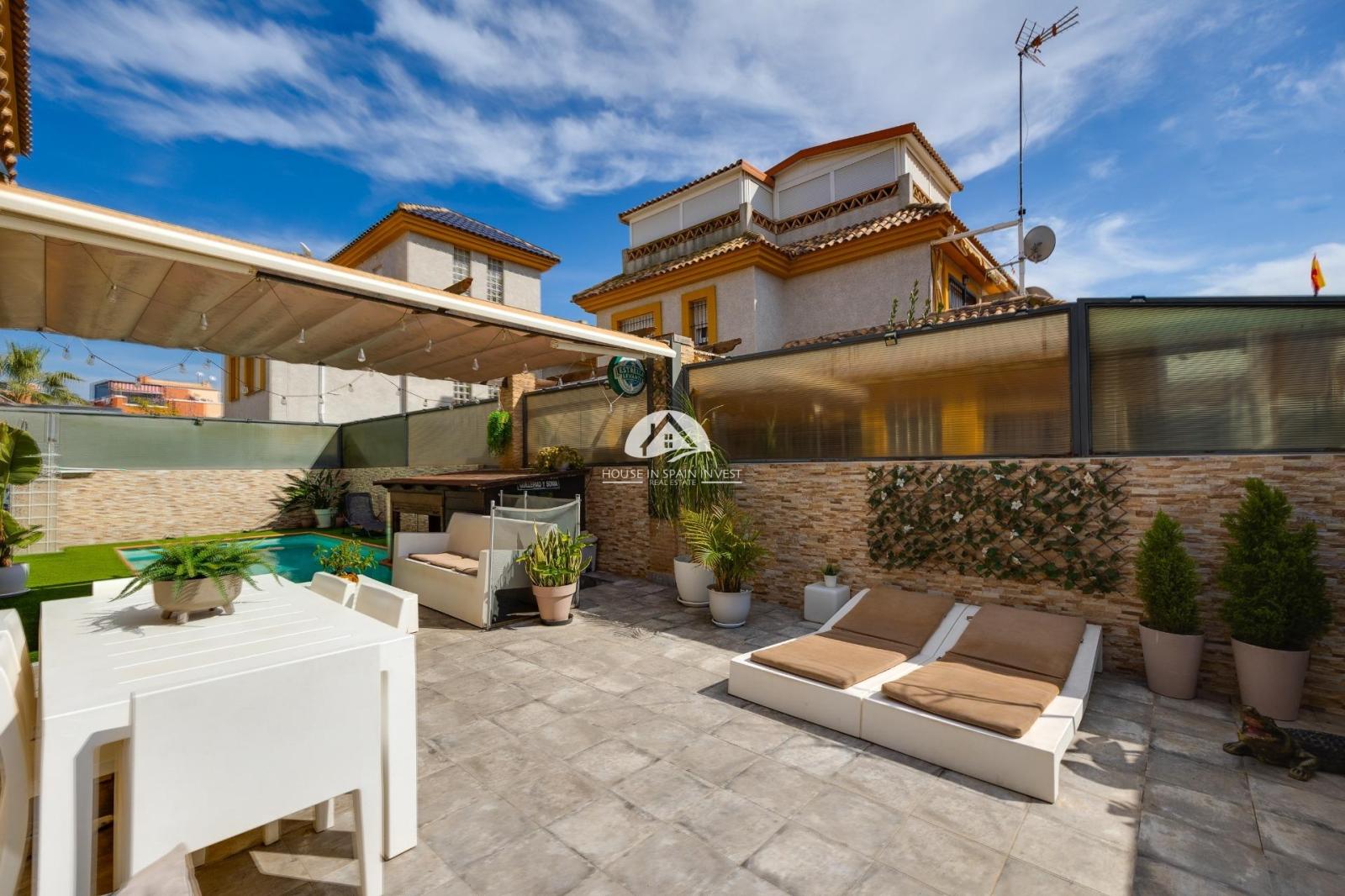 Villa for Sale in Los Montesinos