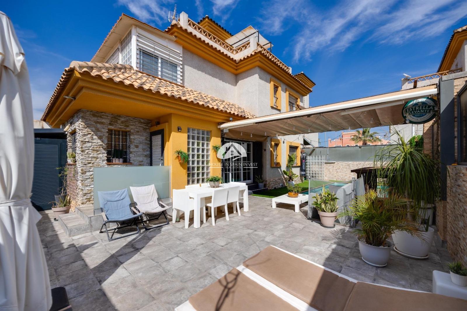 Villa for Sale in Los Montesinos