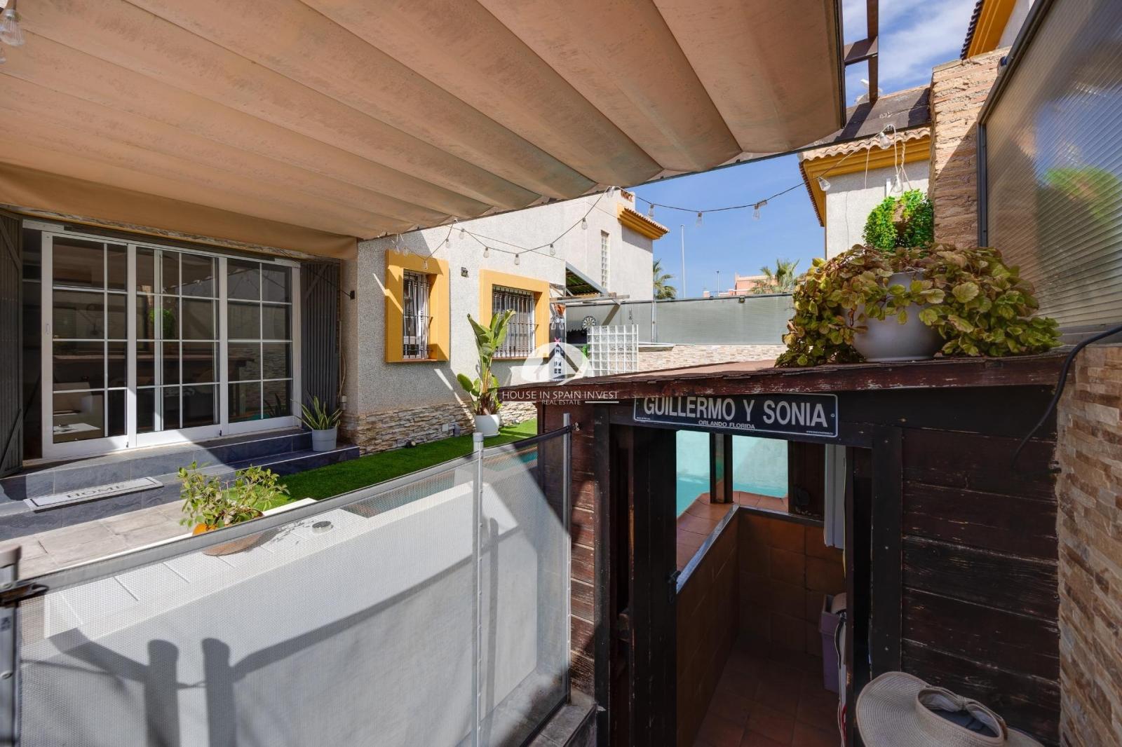 Villa for Sale in Los Montesinos
