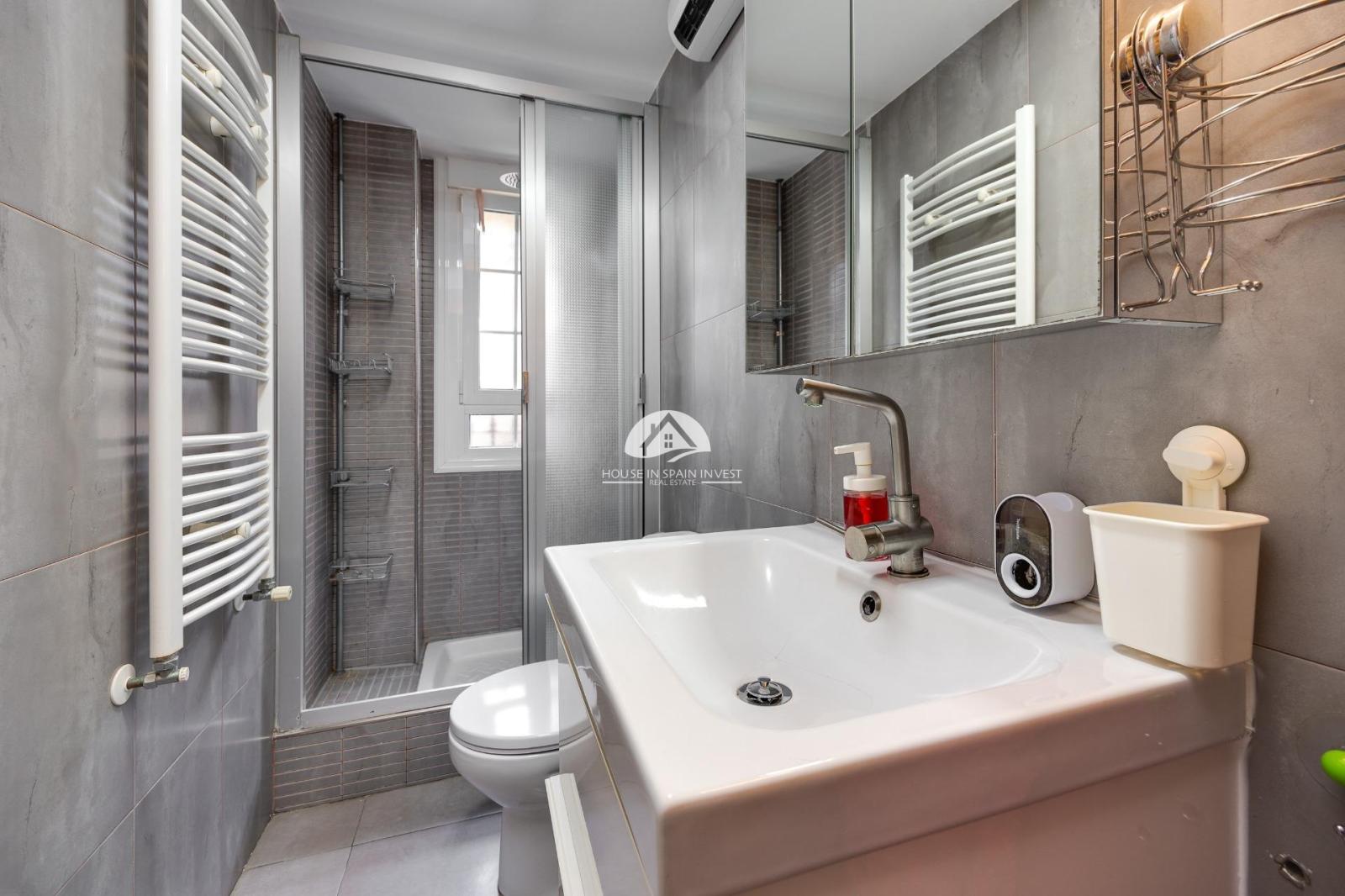 Villa for Sale in Los Montesinos