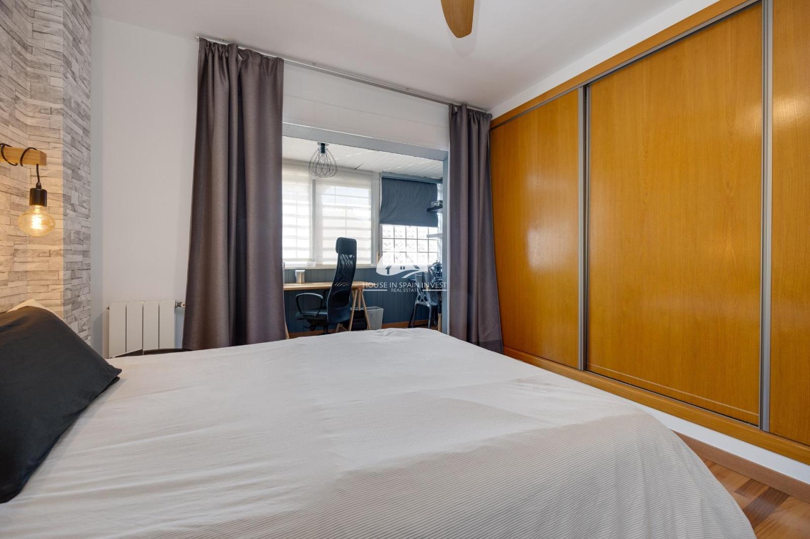 Villa for Sale in Los Montesinos