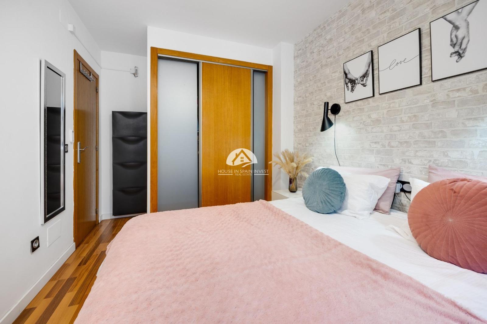 Villa for Sale in Los Montesinos