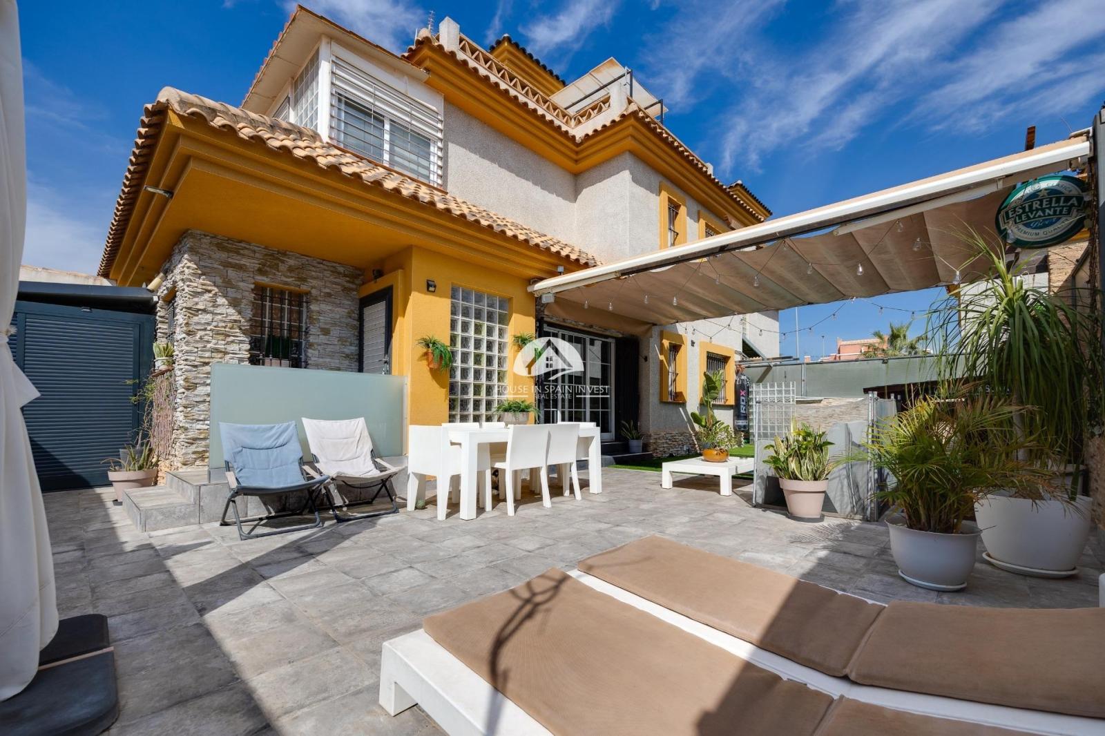 Villa for Sale in Los Montesinos