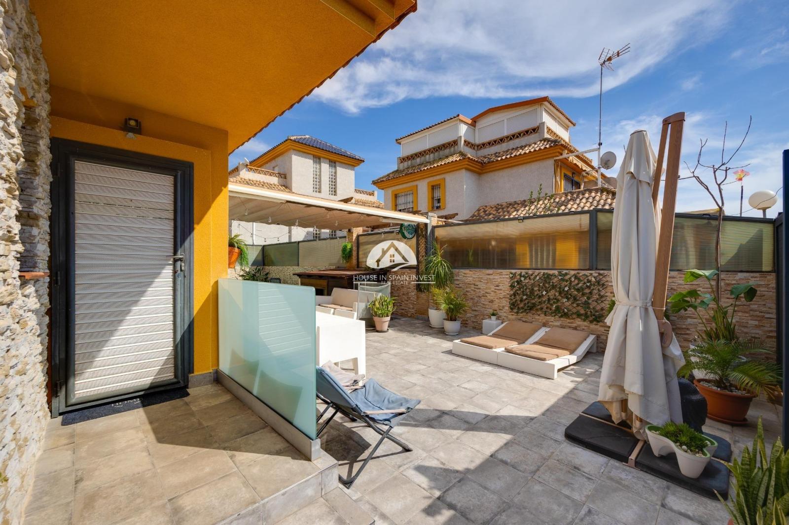 Villa for Sale in Los Montesinos