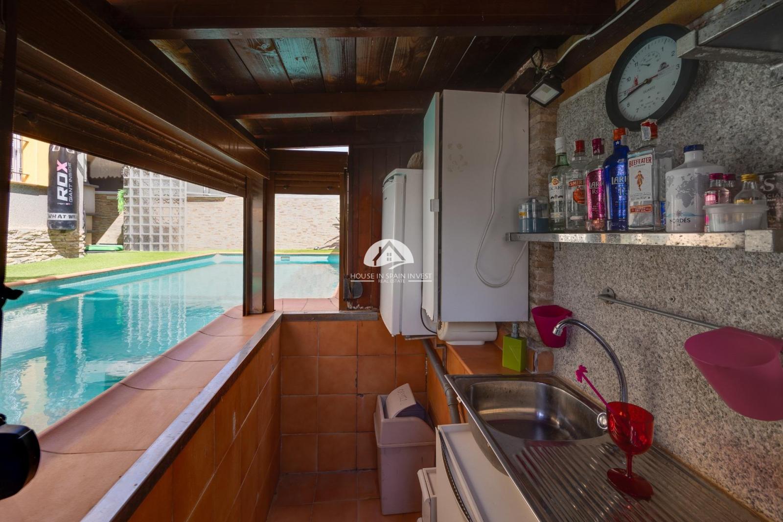 Villa for Sale in Los Montesinos