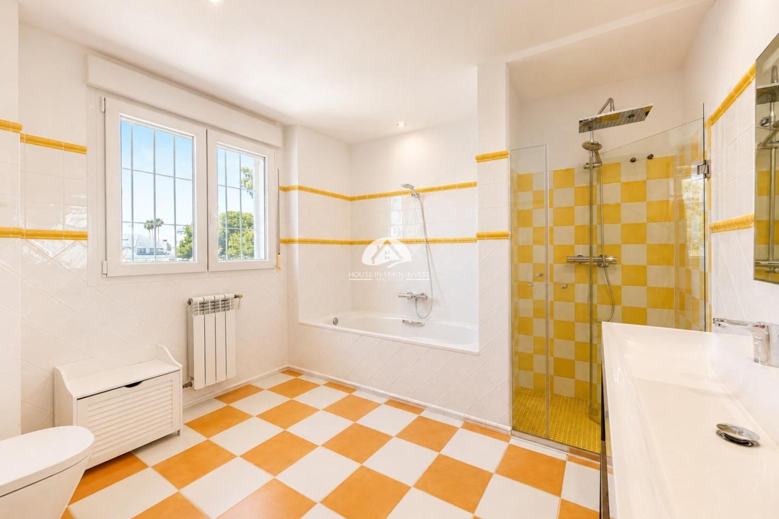 Villa en Venta en Orihuela