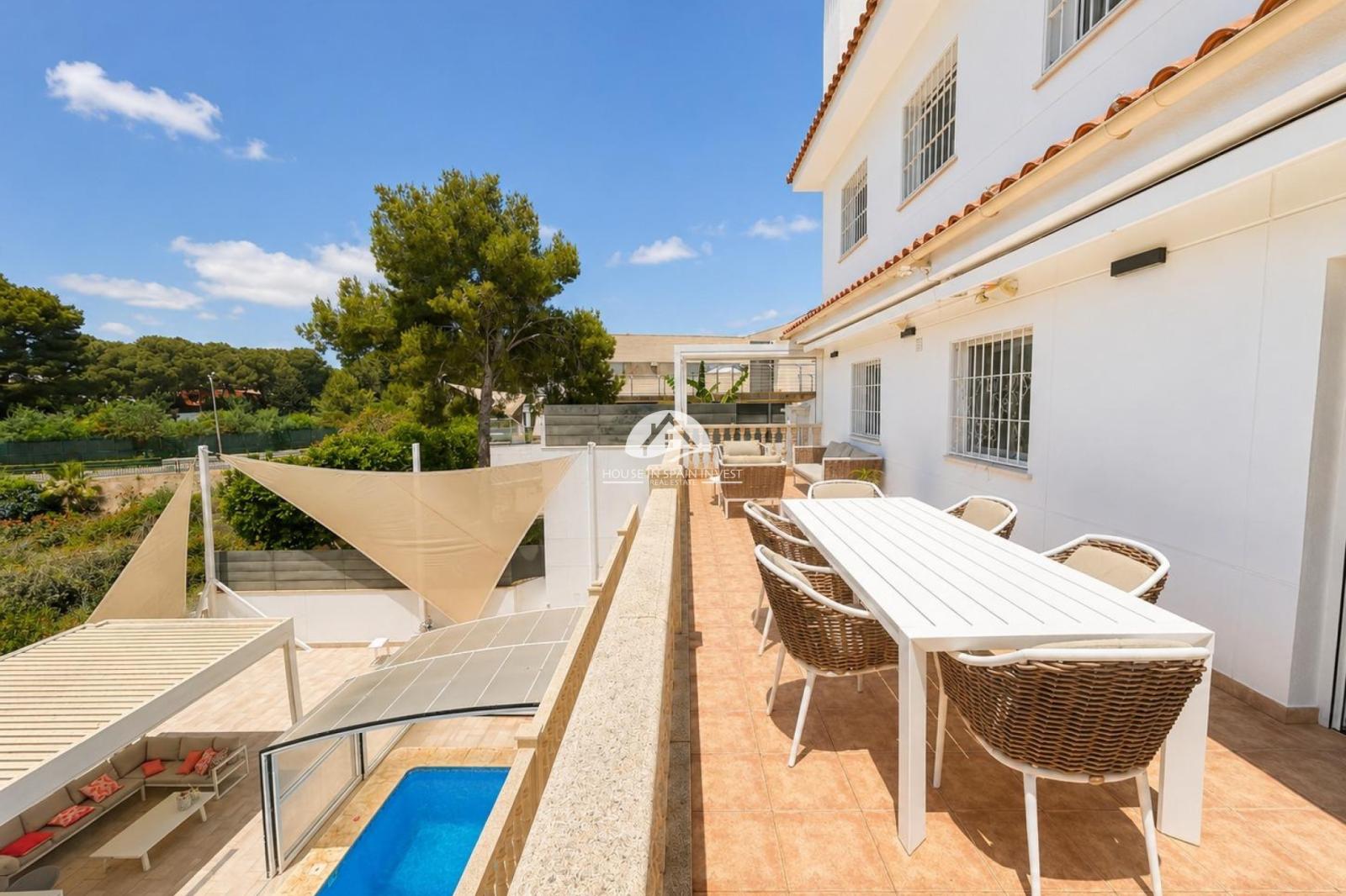 Villa en Venta en Orihuela