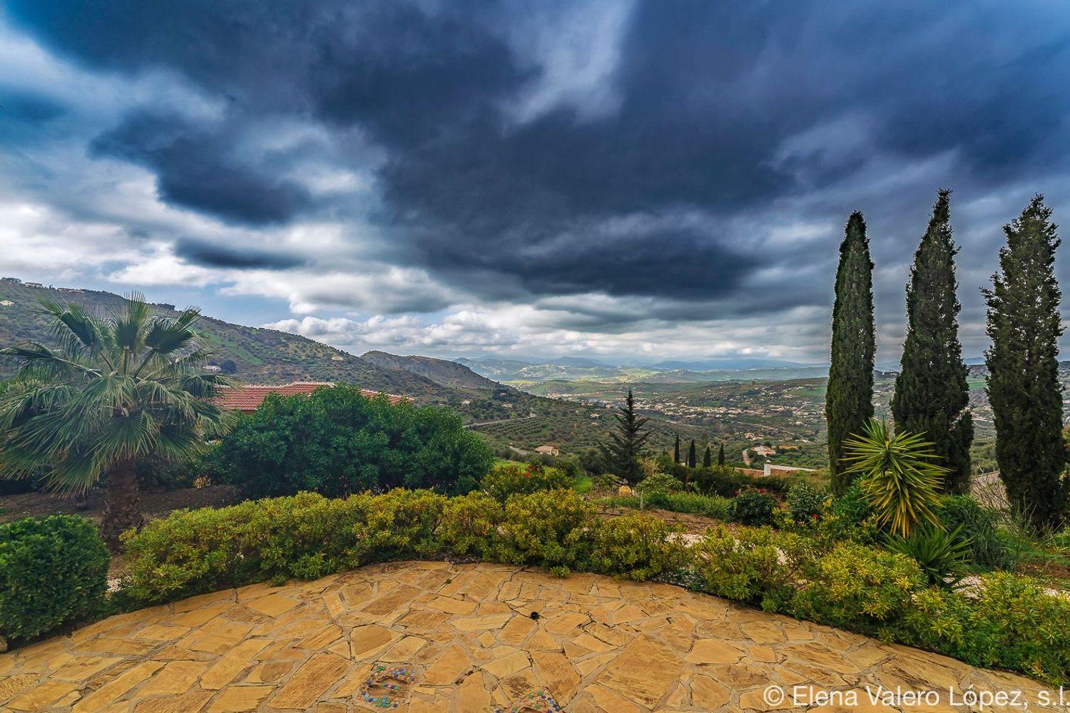 House for Sale in Alcaucín