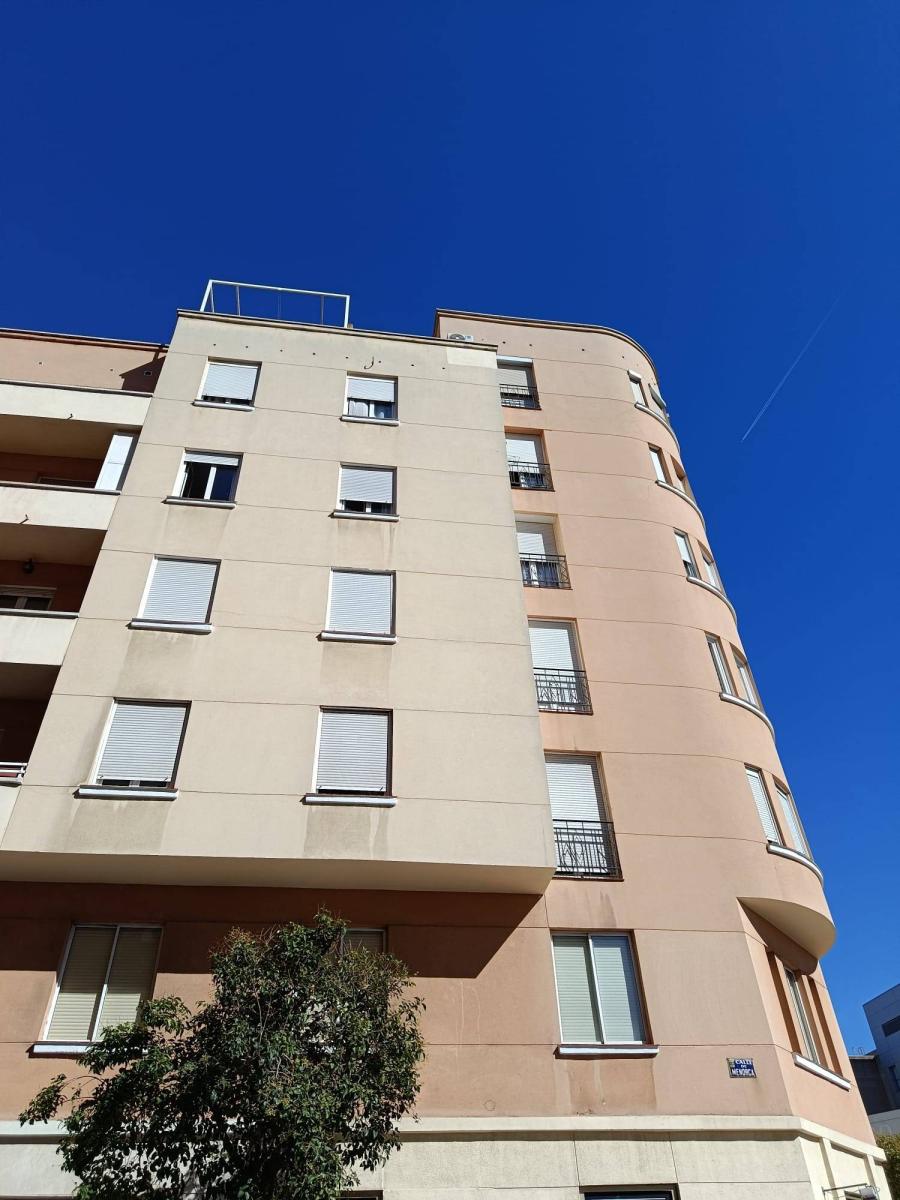 Flat for Sale in Madrid