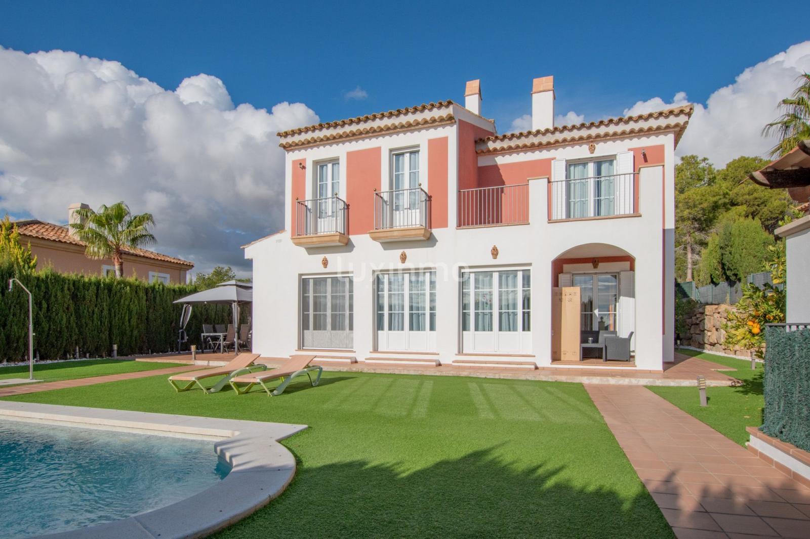 Chalet for Sale in Finestrat