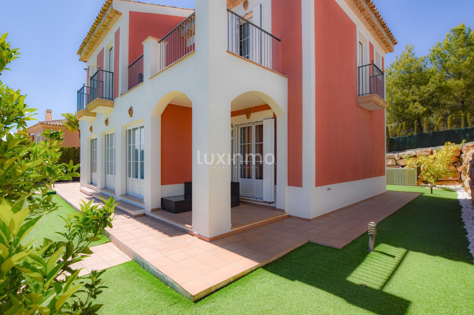 Chalet for Sale in Finestrat