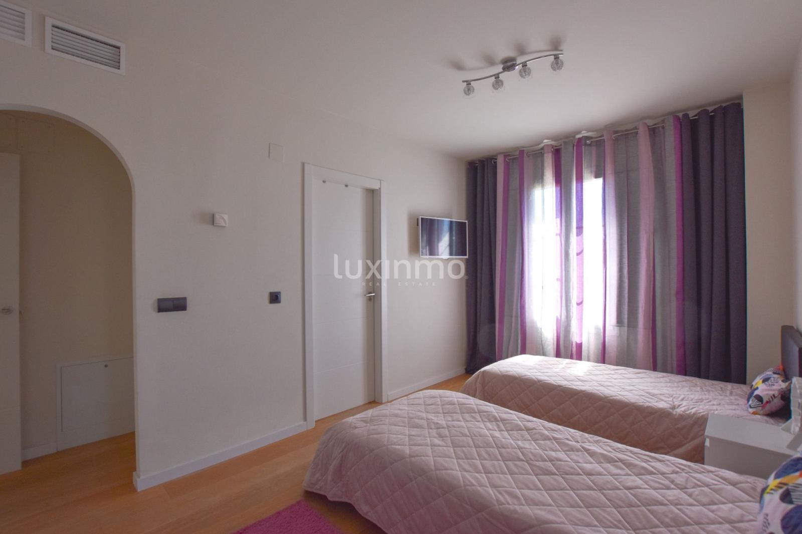Chalet for Sale in Finestrat