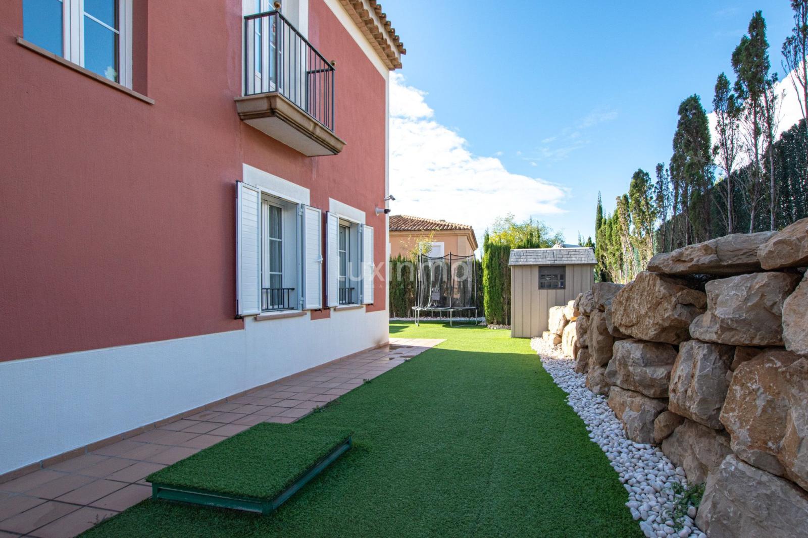 Chalet for Sale in Finestrat