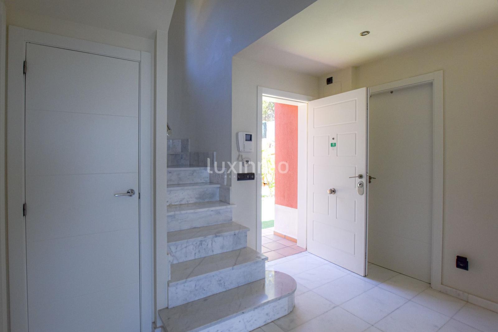 Chalet for Sale in Finestrat