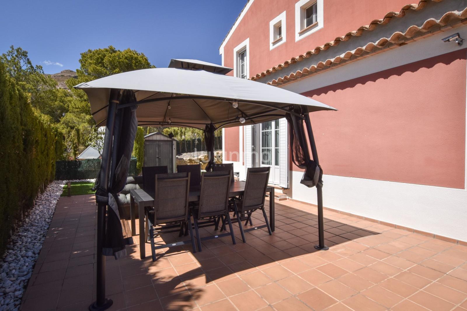 Chalet for Sale in Finestrat