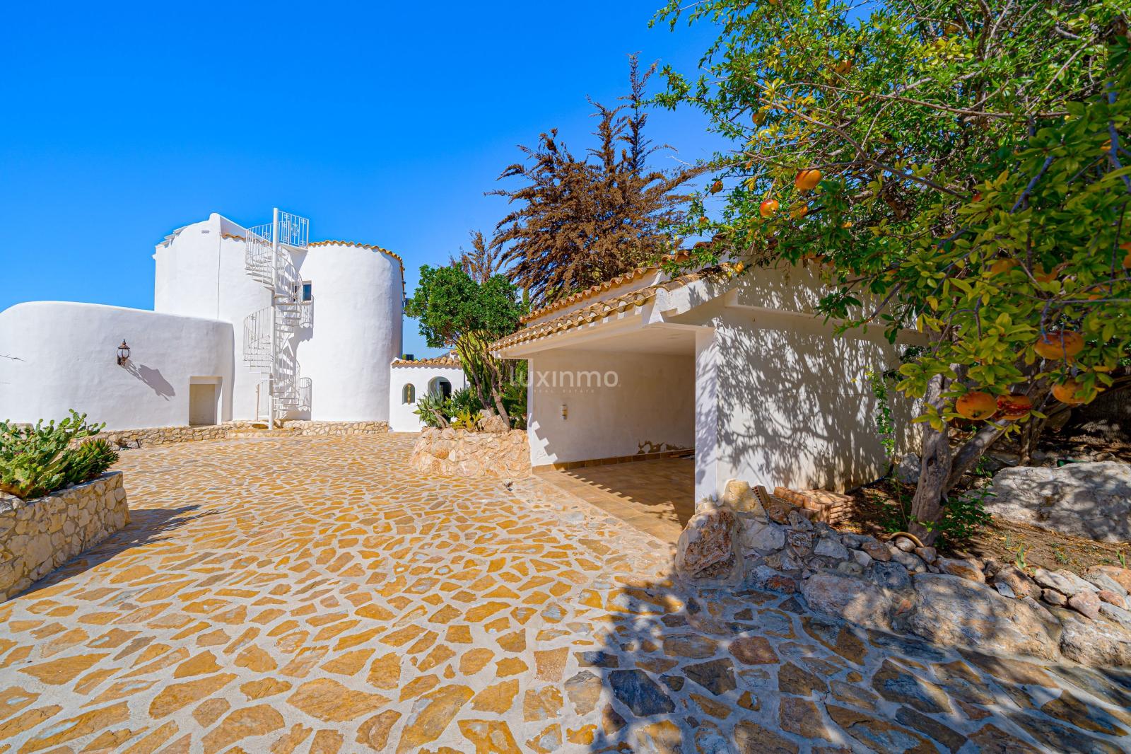Chalet for Sale in Altea