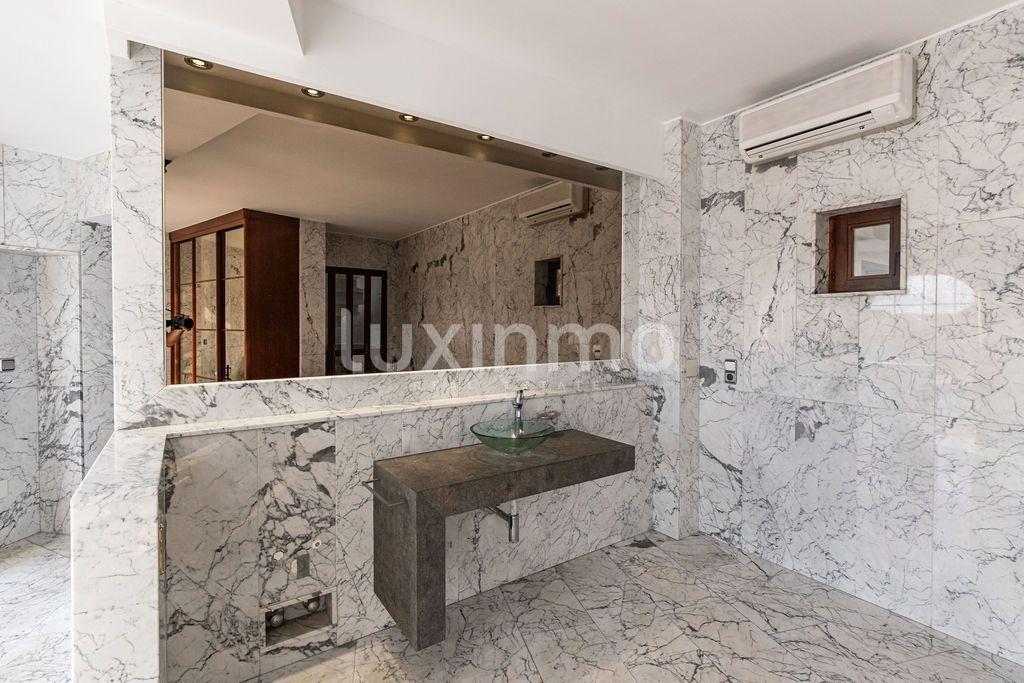 Chalet for Sale in Altea