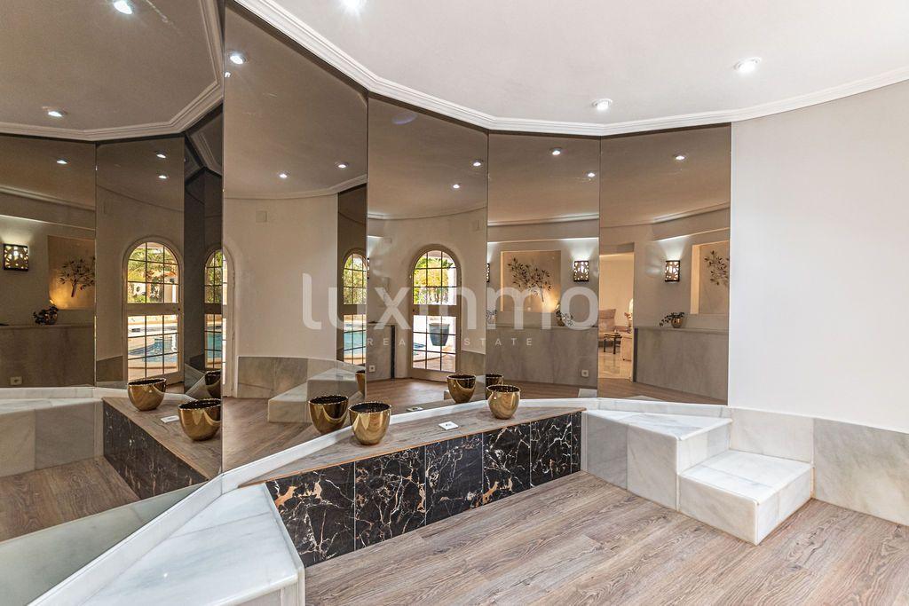 Chalet for Sale in Altea