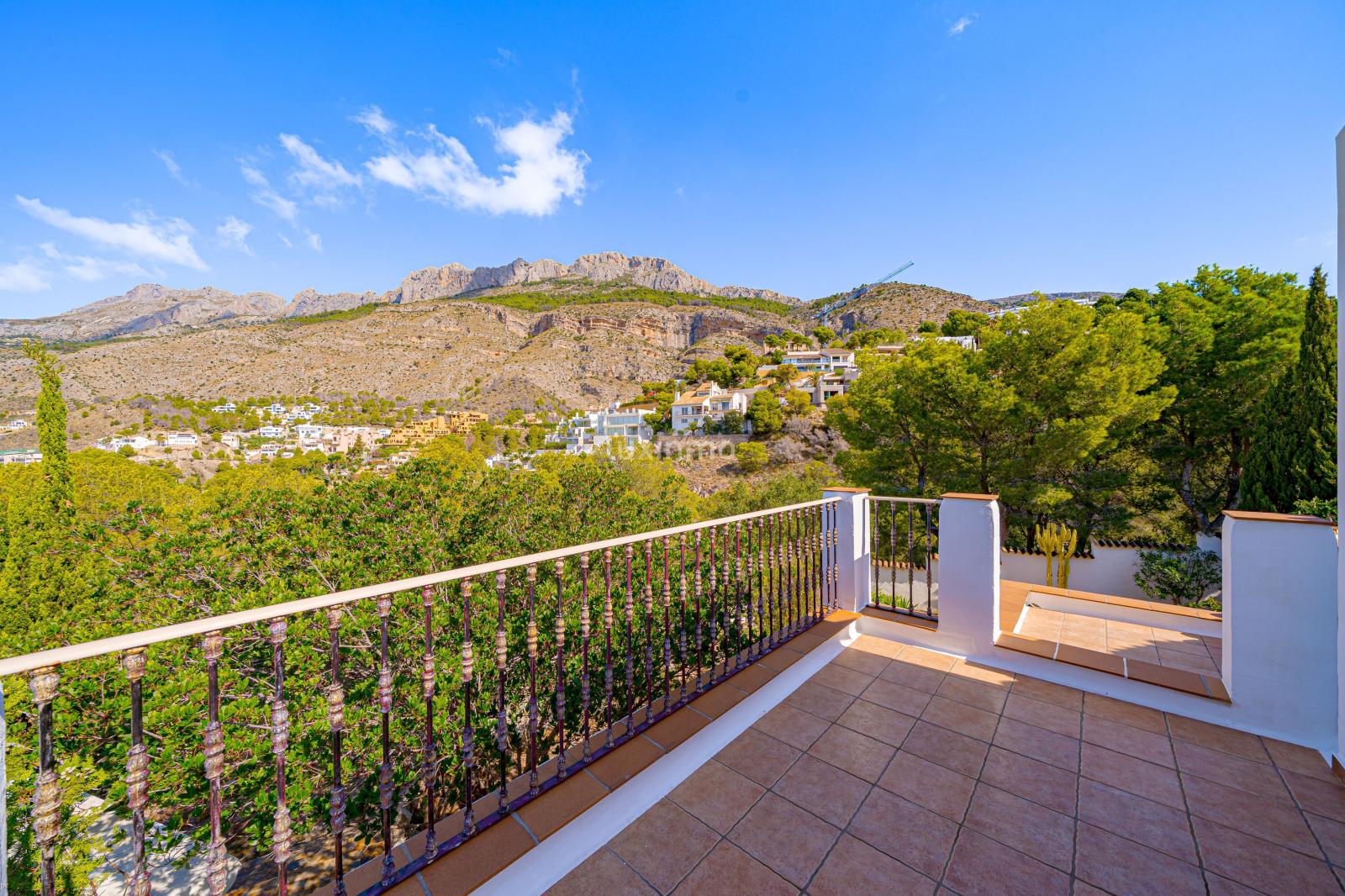 Chalet for Sale in Altea