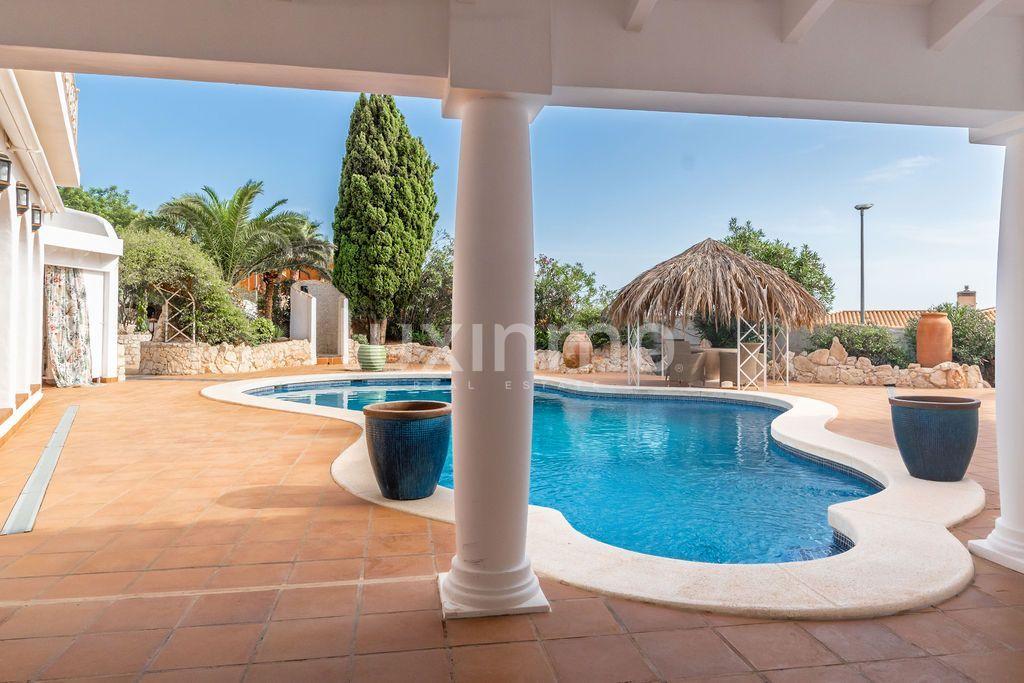 Chalet for Sale in Altea