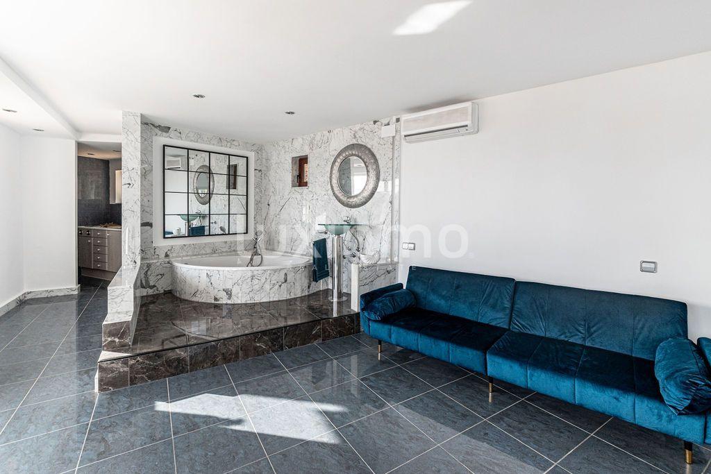 Chalet for Sale in Altea
