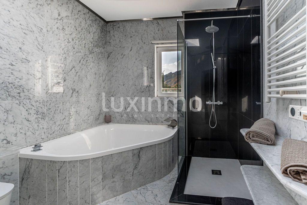 Chalet for Sale in Altea