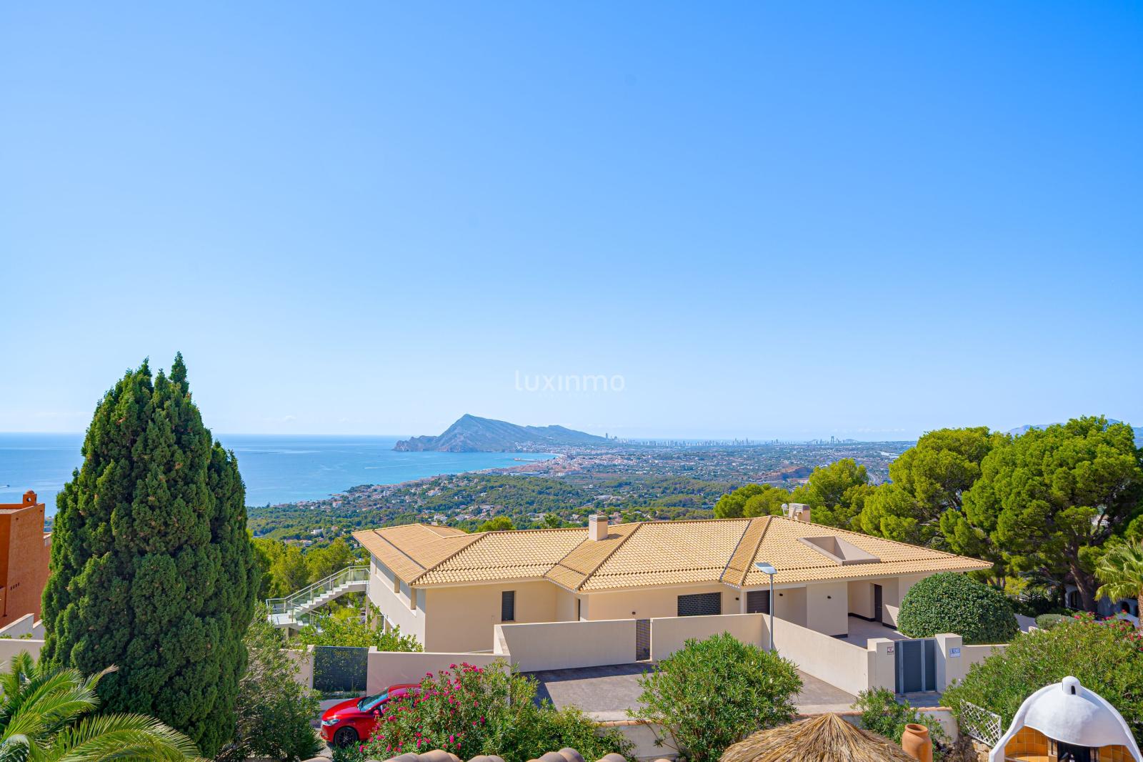 Chalet for Sale in Altea