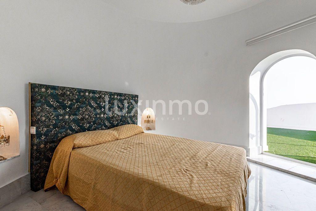 Chalet for Sale in Altea