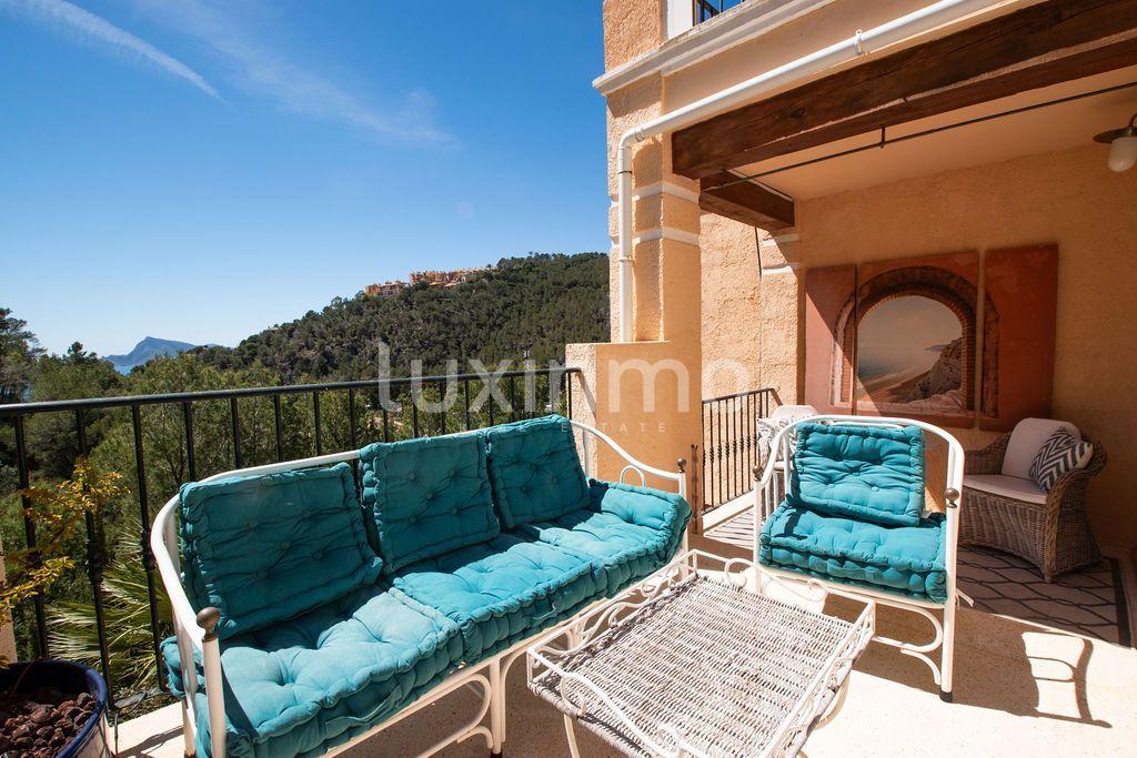 Chalet for Sale in Altea