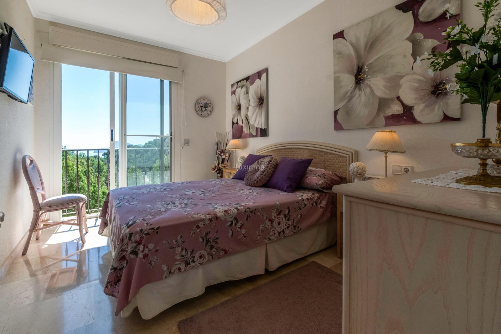 Chalet for Sale in Altea