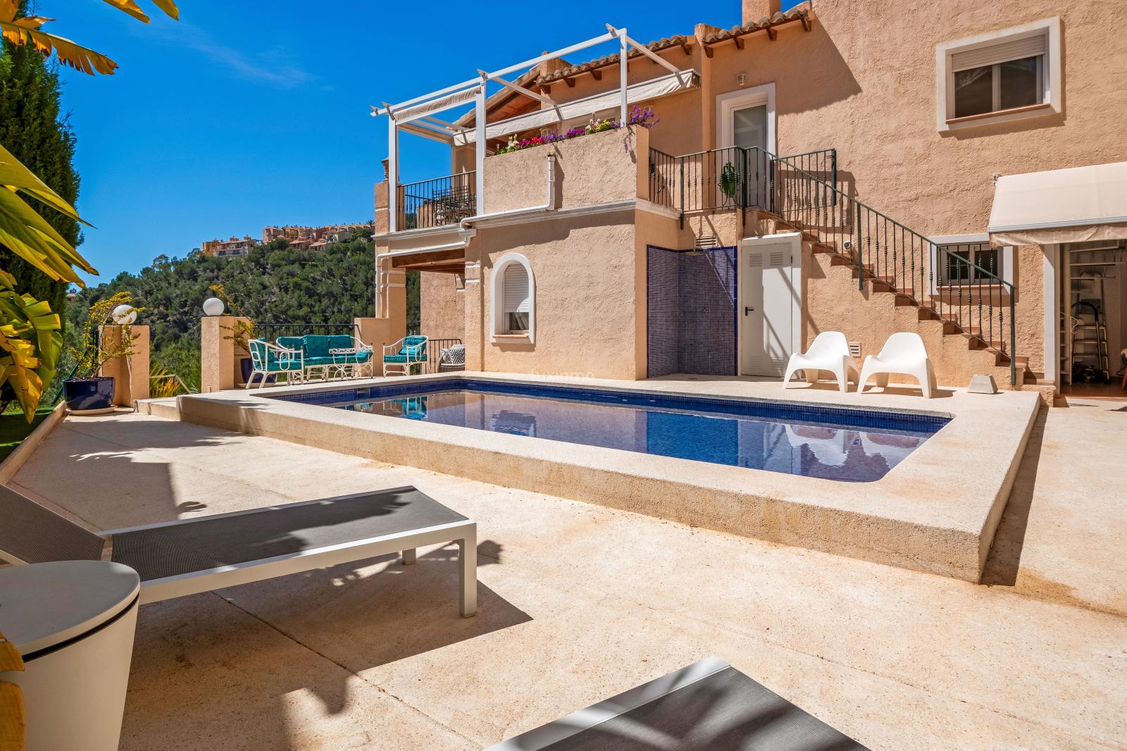 Chalet for Sale in Altea