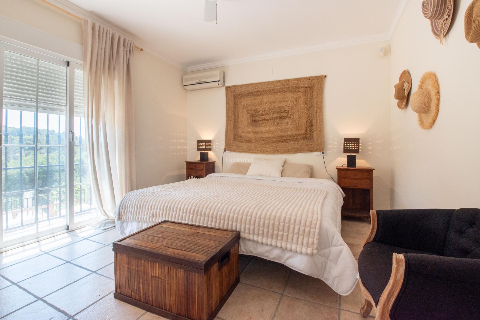 Chalet for Sale in Altea
