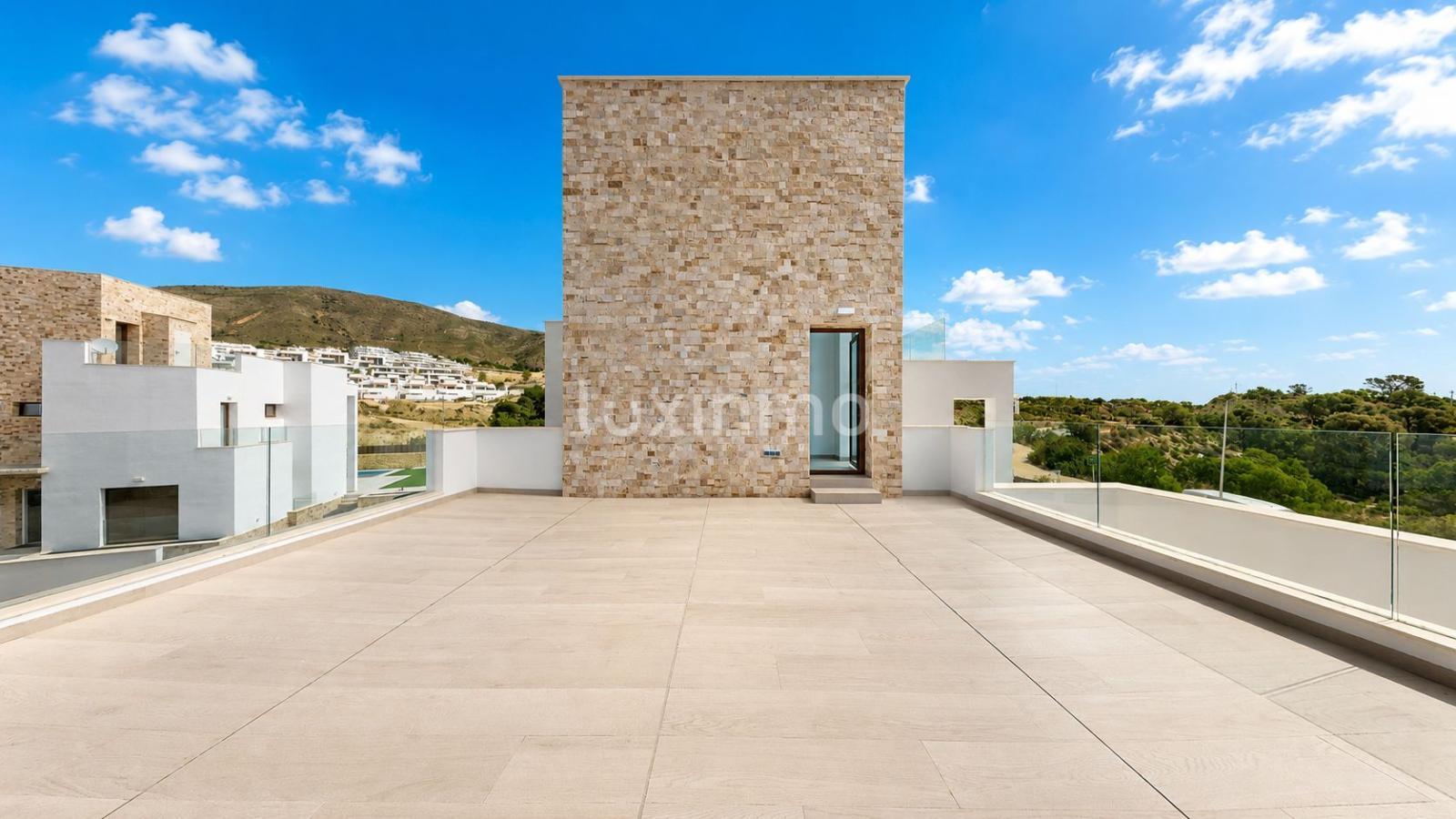 Chalet for Sale in Finestrat