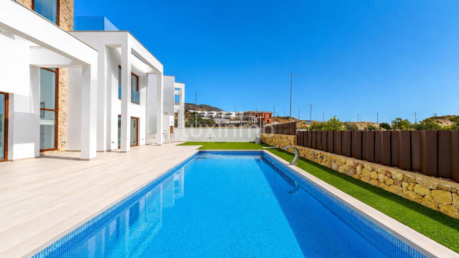 Chalet for Sale in Finestrat